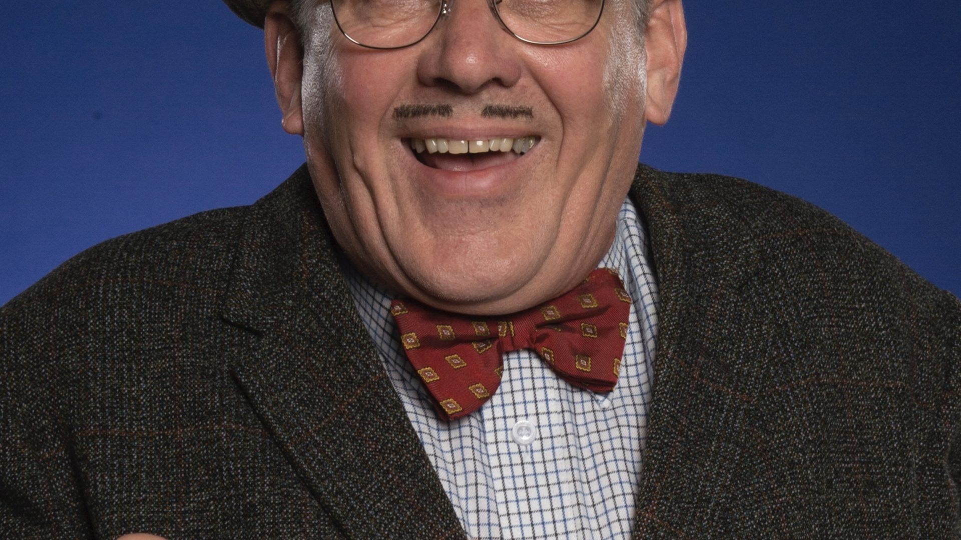 Count Arthur Strong